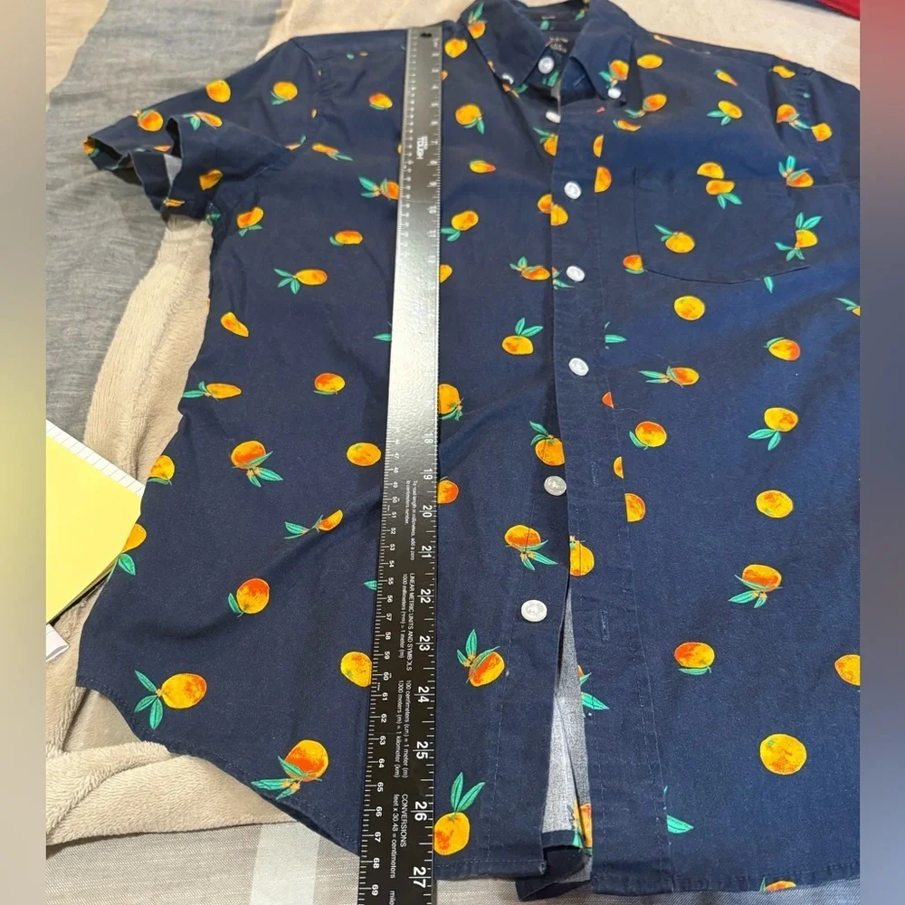J. Crew Slim Fit Short Sleeve Navy Oranges Novelty all over, size Small